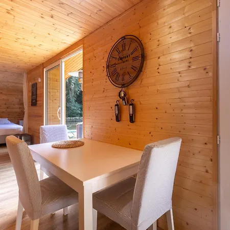 Luxury tent Le Chalet Sur L'eau *
